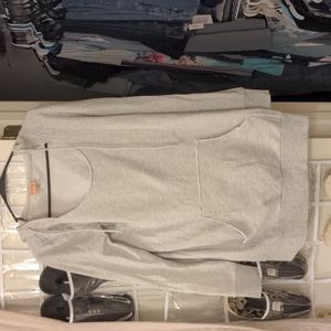 Like new condition scoop neck hoodie